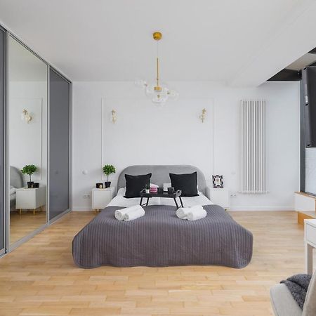 Politechnika Krakowska Apartment By Renters Prestige מראה חיצוני תמונה