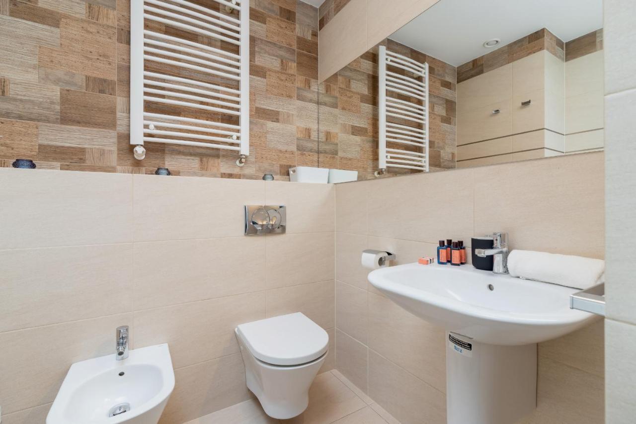 Politechnika Krakowska Apartment By Renters Prestige מראה חיצוני תמונה