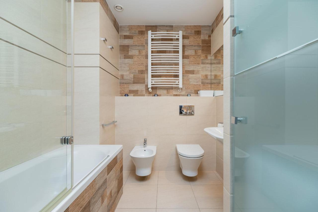 Politechnika Krakowska Apartment By Renters Prestige מראה חיצוני תמונה
